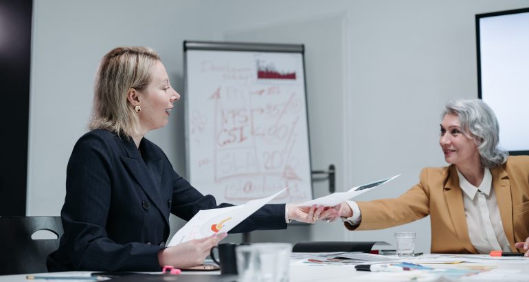 ¿Sabes cuándo recurrir a un mediador para resolver conflictos en tu empresa?